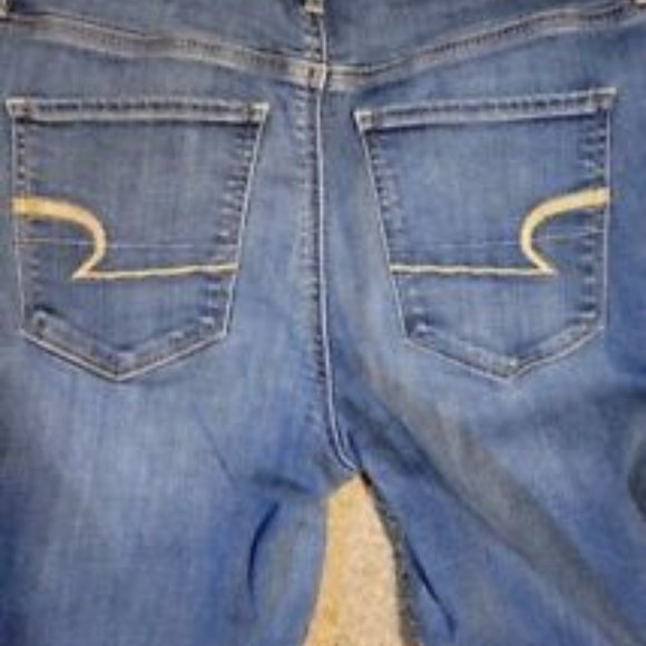 American Eagle Women's 6R Distressed Super High Rise Jegging (28x27.5") - Picture 4 of 10